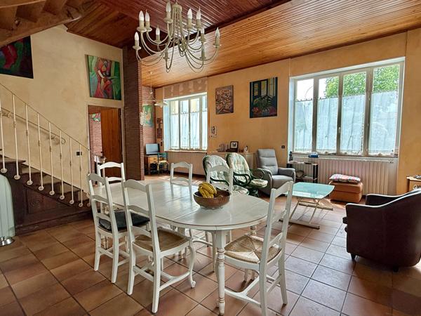 Maison de ville avec extérieur, garage et atelier ? Nérac centre