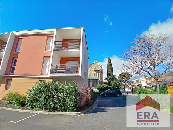 Superbe studio dans magnifique résidence sécurisée donnant sur parc  arboré privatif calme.