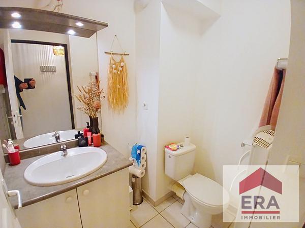 Superbe studio dans magnifique résidence sécurisée donnant sur parc  arboré privatif calme.