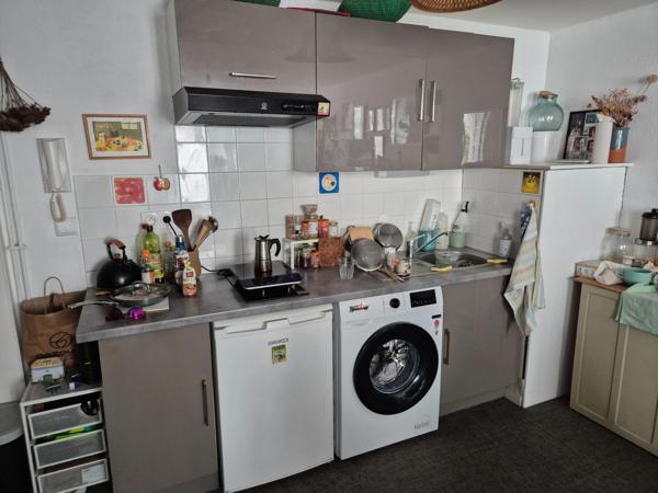 Appartement T2 en résidence sécurisée, face Hôtel de Ville, proche tous commerces et transport.