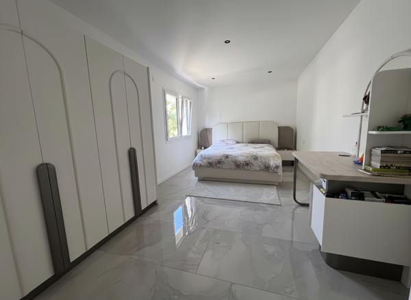 Maison
         7 pièces
        - 189 m² 617 000 € *
