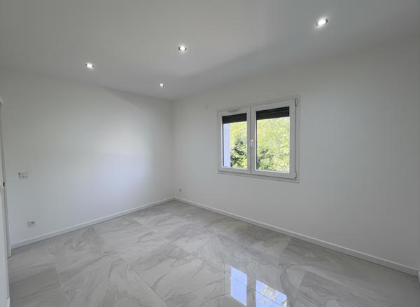 Maison
         7 pièces
        - 189 m² 617 000 € *