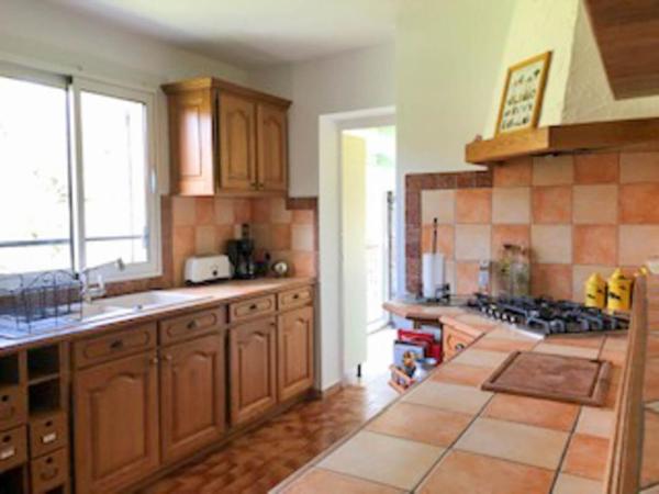 SOUS COMPROMIS : EXCLUSIVITE, MANOSQUE, résidence calme, en 3e et dernier étage, BEL APPART T4 de 82 M2 traversant et hyper clair