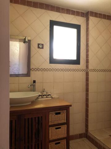 SOUS COMPROMIS : EXCLUSIVITE, MANOSQUE, résidence calme, en 3e et dernier étage, BEL APPART T4 de 82 M2 traversant et hyper clair