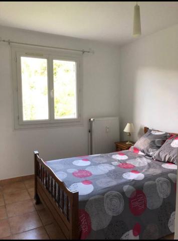 SOUS COMPROMIS : EXCLUSIVITE, MANOSQUE, résidence calme, en 3e et dernier étage, BEL APPART T4 de 82 M2 traversant et hyper clair