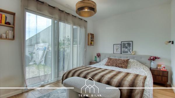 Maison
         4 pièces
        - 100 m² Exclusivité 419 900 € *