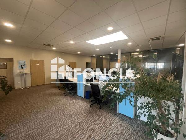 À vendre Local commercial 855 m² - Niort 79000