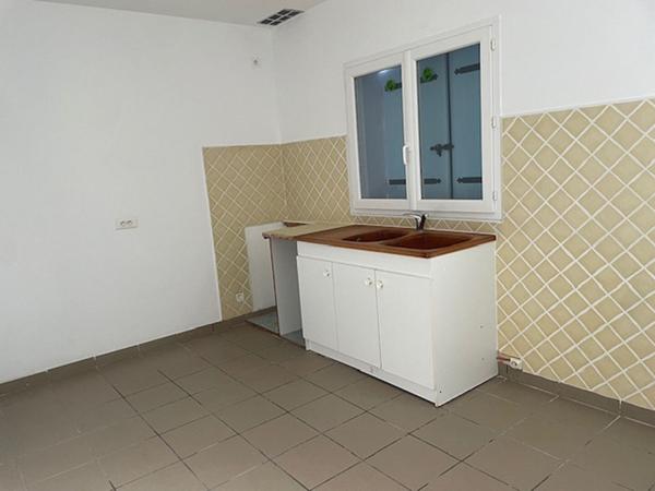 APREMONT - vaste maison de plain-pied avec piscine et terrain