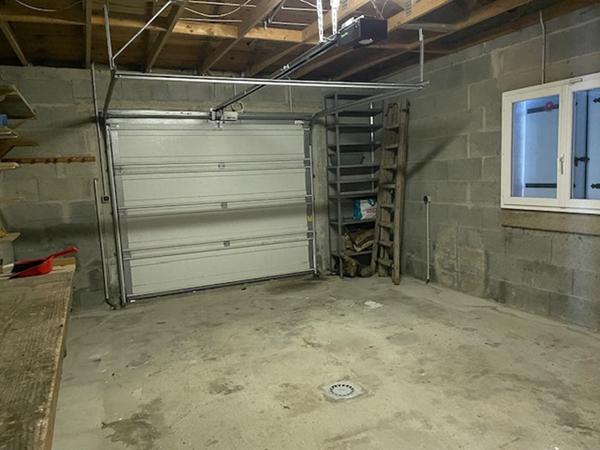 APREMONT - vaste maison de plain-pied avec piscine et terrain