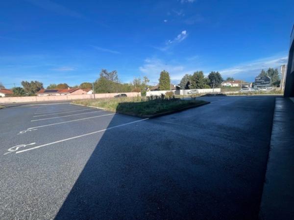 Local/bureau à louer JUILLAN (65)