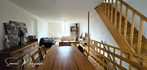 🌟  PÉPITE  IMMEUBLE DE RAPPORT  

           BARLIN CENTRE-VILLE 🏙️

📍 Situation exceptionnelle, en plein cœur de Barlin,
 à deux pas de toutes les commodités (commerces, écoles, services, transports).

✨ Immeuble de caractère de 235 m² offrant plusieurs lots avec une belle rentabilité.

🔹 Composition du bien :
🔸 Local commercial – 39 m² 
✔️ Salle de pause
✔️ WC
✔️ Actuellement loué 660 €
✔️charges  20 €

🔸 Maison – 92 m²
🏠 Entrée 
🛋️ Salon séjour de 30 m²
🍽️ Cuisine aménagée
🖥️ Bureau
🚿 Salle d’eau
🚽 WC indépendant
🛏️ À l’étage : palier + 2 chambres
➕ Cave, dépendance et jardin clos avec accès au parking
✔️ Actuellement loué  750 €
✔️Charges  40 €

🔸 Appartement duplex – 98 m²
🛋️ Superbe salon séjour de 40 m²
🍽️ Cuisine de 15 m²
🧺 Cellier / lingerie
🛁 Salle de bain avec WC
🛏️ À l’étage : 2 chambres de 15 et 16 m²
🌞 Terrasse privative
✔️ Actuellement loué 630 €
✔️ Charges  25 €

🔥 Les + qui font la différence :
✅ Chauffage gaz (maison)
✅ Chauffage électrique (appartement)
✅ Fibre optique
✅ Double vitrage
✅ Assainissement collectif conforme
✅ DPE C – GES A
✅ Emplacement ultra recherché
✅ Stationnement  et Parking
✅ Fort potentiel locatif et patrimonial avec une belle rentabilité à 10 %
✅ Taxe foncière : 2307 €

📞 Vous avez un projet immobilier ?
Que ce soit pour investir, habiter ou développer une activité,
 Contactez moi pour plus d’informations ou organiser une visite.

🙋‍♀️Séverine  MACIEJEWSKI
📱06 09 63 57 34

Etude de financement offerte

👉 Ne laissez pas passer cette rare opportunité d’acquérir un immeuble en centre-ville de Barlin ! ✨