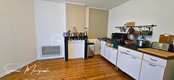🌟  PÉPITE  IMMEUBLE DE RAPPORT  

           BARLIN CENTRE-VILLE 🏙️

📍 Situation exceptionnelle, en plein cœur de Barlin,
 à deux pas de toutes les commodités (commerces, écoles, services, transports).

✨ Immeuble de caractère de 235 m² offrant plusieurs lots avec une belle rentabilité.

🔹 Composition du bien :
🔸 Local commercial – 39 m² 
✔️ Salle de pause
✔️ WC
✔️ Actuellement loué 660 €
✔️charges  20 €

🔸 Maison – 92 m²
🏠 Entrée 
🛋️ Salon séjour de 30 m²
🍽️ Cuisine aménagée
🖥️ Bureau
🚿 Salle d’eau
🚽 WC indépendant
🛏️ À l’étage : palier + 2 chambres
➕ Cave, dépendance et jardin clos avec accès au parking
✔️ Actuellement loué  750 €
✔️Charges  40 €

🔸 Appartement duplex – 98 m²
🛋️ Superbe salon séjour de 40 m²
🍽️ Cuisine de 15 m²
🧺 Cellier / lingerie
🛁 Salle de bain avec WC
🛏️ À l’étage : 2 chambres de 15 et 16 m²
🌞 Terrasse privative
✔️ Actuellement loué 630 €
✔️ Charges  25 €

🔥 Les + qui font la différence :
✅ Chauffage gaz (maison)
✅ Chauffage électrique (appartement)
✅ Fibre optique
✅ Double vitrage
✅ Assainissement collectif conforme
✅ DPE C – GES A
✅ Emplacement ultra recherché
✅ Stationnement  et Parking
✅ Fort potentiel locatif et patrimonial avec une belle rentabilité à 10 %
✅ Taxe foncière : 2307 €

📞 Vous avez un projet immobilier ?
Que ce soit pour investir, habiter ou développer une activité,
 Contactez moi pour plus d’informations ou organiser une visite.

🙋‍♀️Séverine  MACIEJEWSKI
📱06 09 63 57 34

Etude de financement offerte

👉 Ne laissez pas passer cette rare opportunité d’acquérir un immeuble en centre-ville de Barlin ! ✨