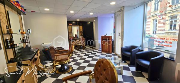 🌟  PÉPITE  IMMEUBLE DE RAPPORT  

           BARLIN CENTRE-VILLE 🏙️

📍 Situation exceptionnelle, en plein cœur de Barlin,
 à deux pas de toutes les commodités (commerces, écoles, services, transports).

✨ Immeuble de caractère de 235 m² offrant plusieurs lots avec une belle rentabilité.

🔹 Composition du bien :
🔸 Local commercial – 39 m² 
✔️ Salle de pause
✔️ WC
✔️ Actuellement loué 660 €
✔️charges  20 €

🔸 Maison – 92 m²
🏠 Entrée 
🛋️ Salon séjour de 30 m²
🍽️ Cuisine aménagée
🖥️ Bureau
🚿 Salle d’eau
🚽 WC indépendant
🛏️ À l’étage : palier + 2 chambres
➕ Cave, dépendance et jardin clos avec accès au parking
✔️ Actuellement loué  750 €
✔️Charges  40 €

🔸 Appartement duplex – 98 m²
🛋️ Superbe salon séjour de 40 m²
🍽️ Cuisine de 15 m²
🧺 Cellier / lingerie
🛁 Salle de bain avec WC
🛏️ À l’étage : 2 chambres de 15 et 16 m²
🌞 Terrasse privative
✔️ Actuellement loué 630 €
✔️ Charges  25 €

🔥 Les + qui font la différence :
✅ Chauffage gaz (maison)
✅ Chauffage électrique (appartement)
✅ Fibre optique
✅ Double vitrage
✅ Assainissement collectif conforme
✅ DPE C – GES A
✅ Emplacement ultra recherché
✅ Stationnement  et Parking
✅ Fort potentiel locatif et patrimonial avec une belle rentabilité à 10 %
✅ Taxe foncière : 2307 €

📞 Vous avez un projet immobilier ?
Que ce soit pour investir, habiter ou développer une activité,
 Contactez moi pour plus d’informations ou organiser une visite.

🙋‍♀️Séverine  MACIEJEWSKI
📱06 09 63 57 34

Etude de financement offerte

👉 Ne laissez pas passer cette rare opportunité d’acquérir un immeuble en centre-ville de Barlin ! ✨