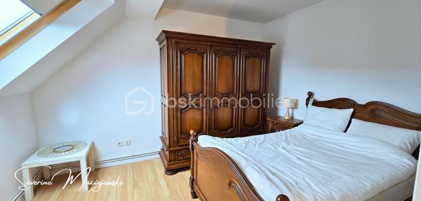 🌟  PÉPITE  IMMEUBLE DE RAPPORT  

           BARLIN CENTRE-VILLE 🏙️

📍 Situation exceptionnelle, en plein cœur de Barlin,
 à deux pas de toutes les commodités (commerces, écoles, services, transports).

✨ Immeuble de caractère de 235 m² offrant plusieurs lots avec une belle rentabilité.

🔹 Composition du bien :
🔸 Local commercial – 39 m² 
✔️ Salle de pause
✔️ WC
✔️ Actuellement loué 660 €
✔️charges  20 €

🔸 Maison – 92 m²
🏠 Entrée 
🛋️ Salon séjour de 30 m²
🍽️ Cuisine aménagée
🖥️ Bureau
🚿 Salle d’eau
🚽 WC indépendant
🛏️ À l’étage : palier + 2 chambres
➕ Cave, dépendance et jardin clos avec accès au parking
✔️ Actuellement loué  750 €
✔️Charges  40 €

🔸 Appartement duplex – 98 m²
🛋️ Superbe salon séjour de 40 m²
🍽️ Cuisine de 15 m²
🧺 Cellier / lingerie
🛁 Salle de bain avec WC
🛏️ À l’étage : 2 chambres de 15 et 16 m²
🌞 Terrasse privative
✔️ Actuellement loué 630 €
✔️ Charges  25 €

🔥 Les + qui font la différence :
✅ Chauffage gaz (maison)
✅ Chauffage électrique (appartement)
✅ Fibre optique
✅ Double vitrage
✅ Assainissement collectif conforme
✅ DPE C – GES A
✅ Emplacement ultra recherché
✅ Stationnement  et Parking
✅ Fort potentiel locatif et patrimonial avec une belle rentabilité à 10 %
✅ Taxe foncière : 2307 €

📞 Vous avez un projet immobilier ?
Que ce soit pour investir, habiter ou développer une activité,
 Contactez moi pour plus d’informations ou organiser une visite.

🙋‍♀️Séverine  MACIEJEWSKI
📱06 09 63 57 34

Etude de financement offerte

👉 Ne laissez pas passer cette rare opportunité d’acquérir un immeuble en centre-ville de Barlin ! ✨