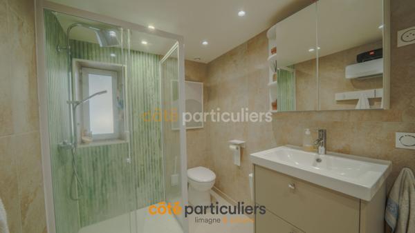 Vente
                Maison53 m² - 2 Pièces -
                    CHATEL GUYON (63140)