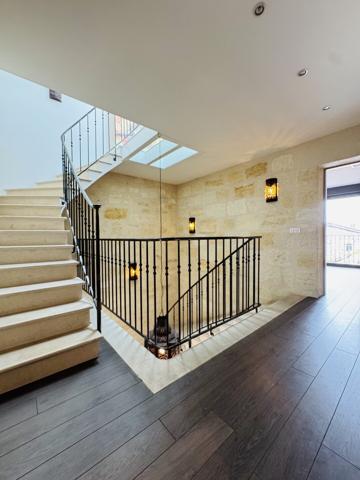 Magnifique maison avec terrasse, dépendance et garage à BORDEAUX