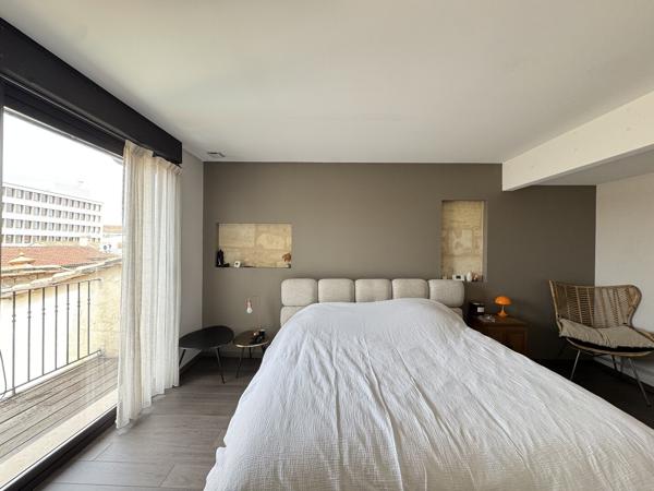 Magnifique maison avec terrasse, dépendance et garage à BORDEAUX