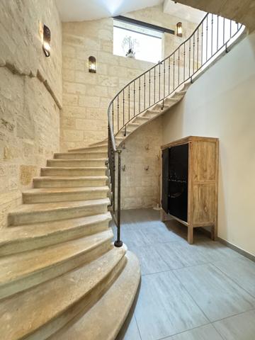 Magnifique maison avec terrasse, dépendance et garage à BORDEAUX