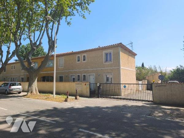 SAINT MARTIN DE CRAU,
A deux minutes du centre, dans une  charmante résidence, un appartement ...