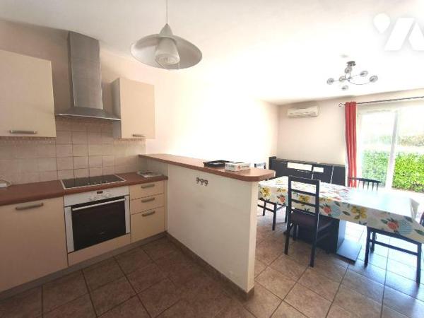 SAINT MARTIN DE CRAU,
A deux minutes du centre, dans une  charmante résidence, un appartement ...