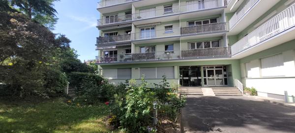 Ivry-sur-Seine (94200) BEAU 2P EN FACE DU PARC DES CORMAILLES