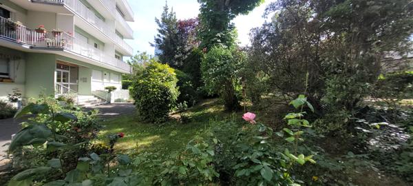 Ivry-sur-Seine (94200) BEAU 2P EN FACE DU PARC DES CORMAILLES