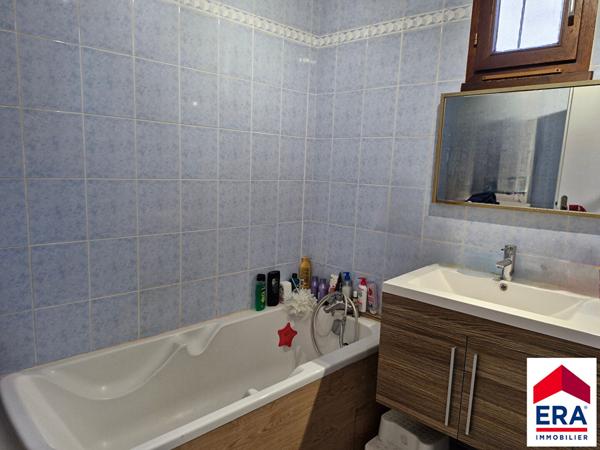 Maison Dauphinoise rénovée à Veyrins Thuellin, hyper centre, 4 chambres 115 m2