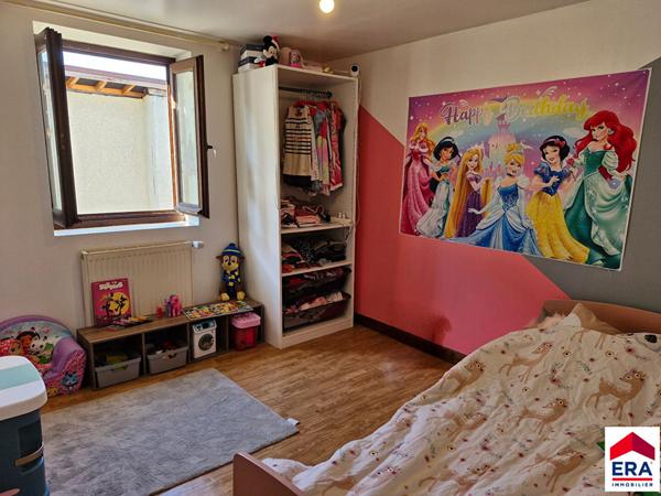 Maison Dauphinoise rénovée à Veyrins Thuellin, hyper centre, 4 chambres 115 m2