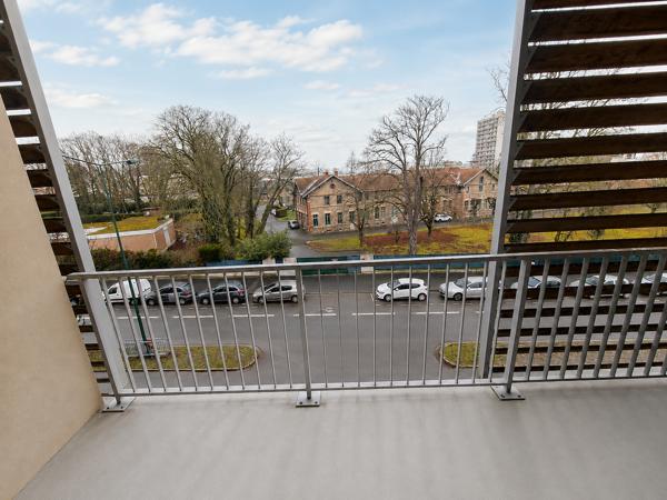 Appartement
         1 pièce
        - 30 m² 97 900 € *