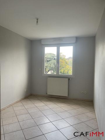 Appartement à louer, 5 pièces - BOURGOIN-JALLIEU 38300