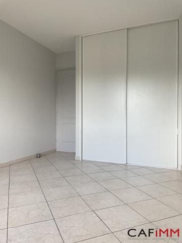 Appartement à louer, 5 pièces - BOURGOIN-JALLIEU 38300