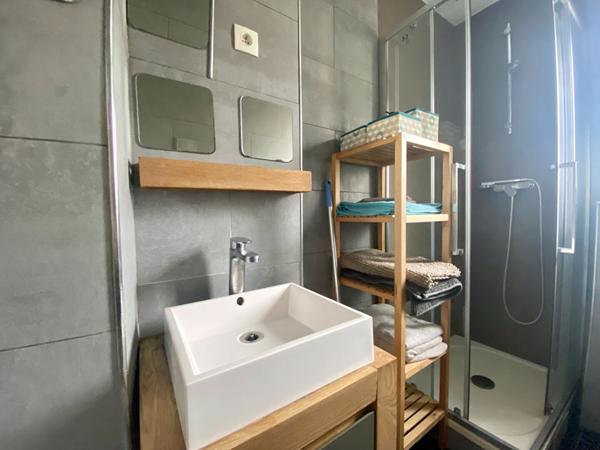 Charmant deux pièces en très bon état PARIS 12 Métros Daumesnil/Michel Bizot