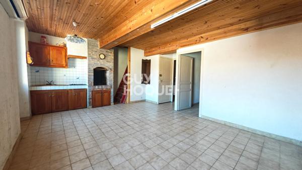 CANOHES coeur de village, maison de village en R+2 avec garage, à rénover