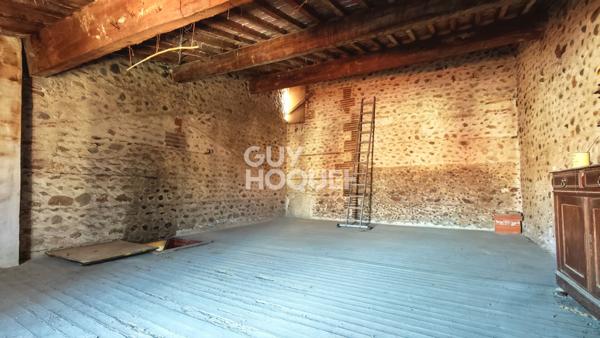 CANOHES coeur de village, maison de village en R+2 avec garage, à rénover