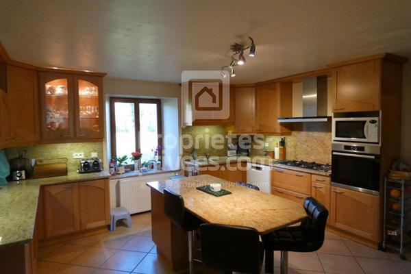 Propriété d'Exception en Pierre avec Piscine et 5 ha, Duravel (46700)