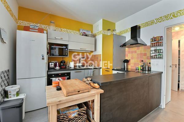 Bel appartement T4 de 77 m² avec terrasse et garage dans une copropriété récente aux portes de Montchat - Bron (69500)
