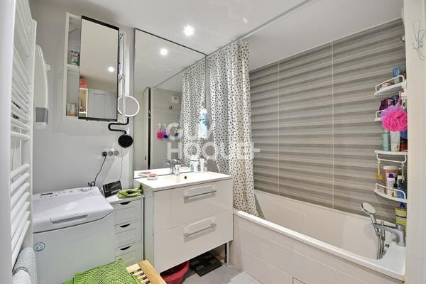 Bel appartement T4 de 77 m² avec terrasse et garage dans une copropriété récente aux portes de Montchat - Bron (69500)