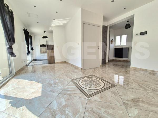 Maison familiale contemporaine classée A avec jardin, carport et sous-sol – À 7 min à pied de la gar