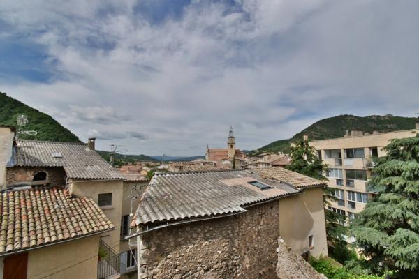 Maison de ville avec cour intérieure – Fort potentiel – Digne-les-Bains centre