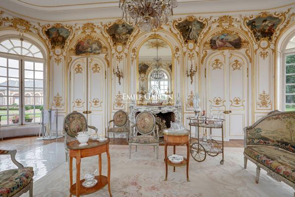 Prestigieux château du 18ème siècle à vendre dans la Vallée de la Somme