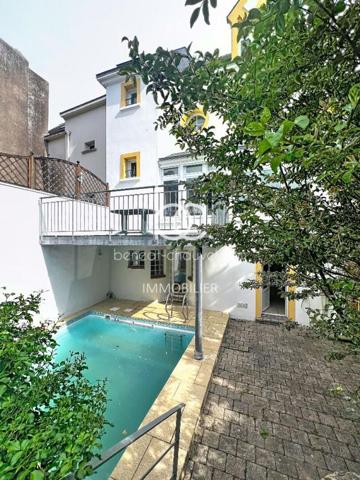 VANNES Maison 7 pièces 171 m²