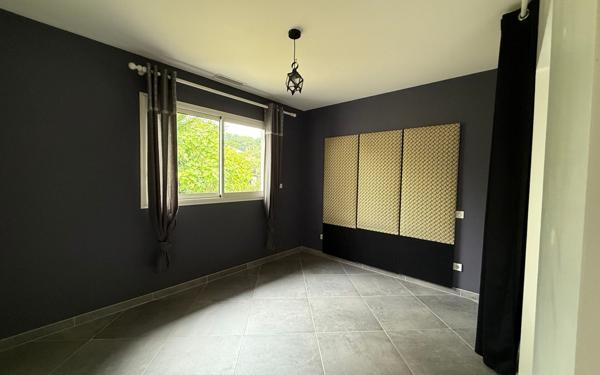 Maison à vendre    5 pièces • 291,54 m2 Morlaàs