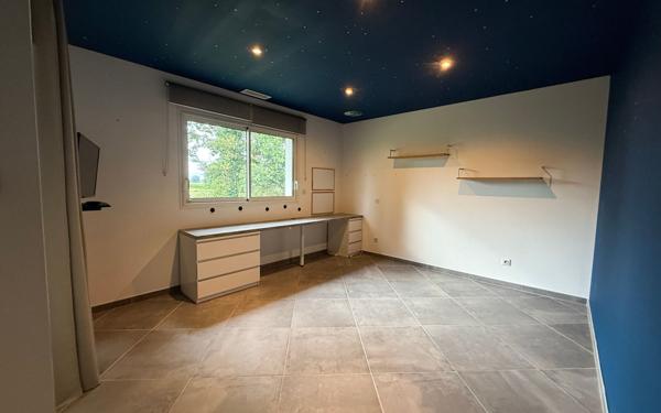 Maison à vendre    5 pièces • 291,54 m2 Morlaàs