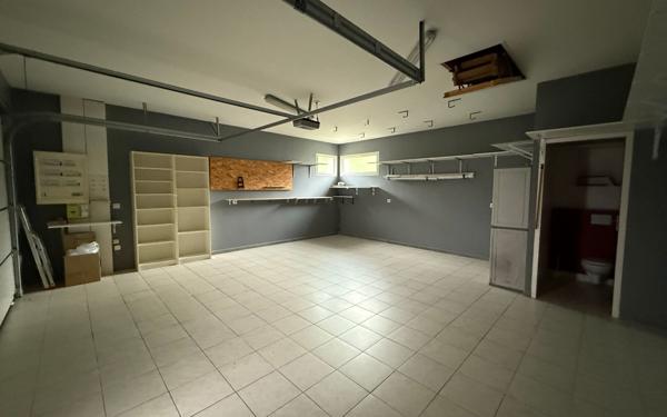 Maison à vendre    5 pièces • 291,54 m2 Morlaàs