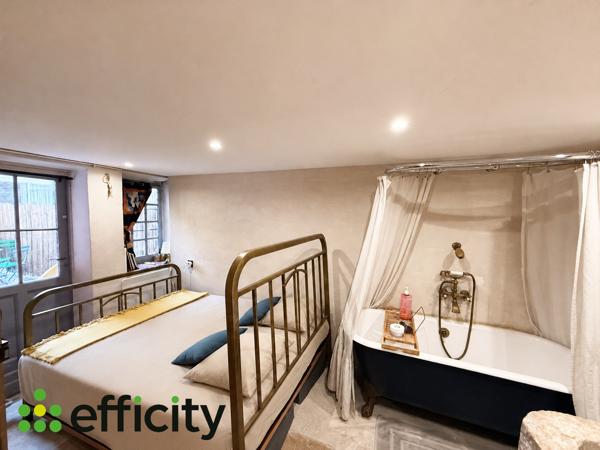 Appartement
         3 pièces
        - 83 m² 379 000 € *