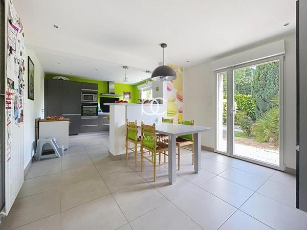 PLOEREN Maison 6 pièces 166 m²