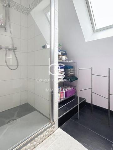PLOEREN Maison 6 pièces 166 m²