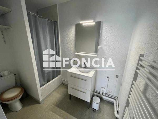Location Studio meublé 26.19 m² - 18 PLACE DE LA VICTOIRE Tours 37000