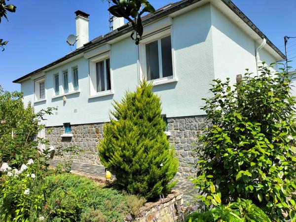 Maison 8 pièce(s) 5 chambre(s) 136 m²