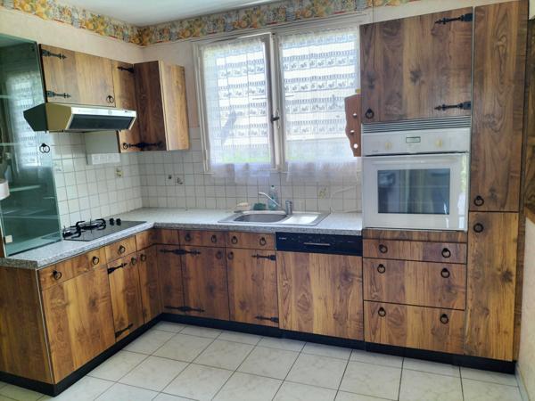 Maison 8 pièce(s) 5 chambre(s) 136 m²